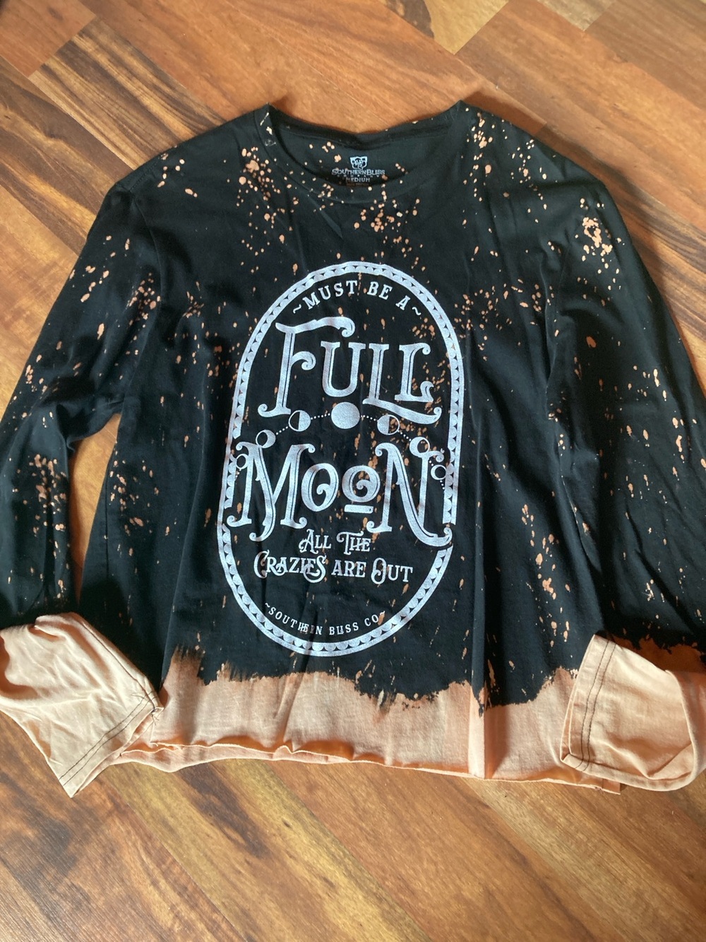 Southern Bliss Company Medium long sleeve graphic top